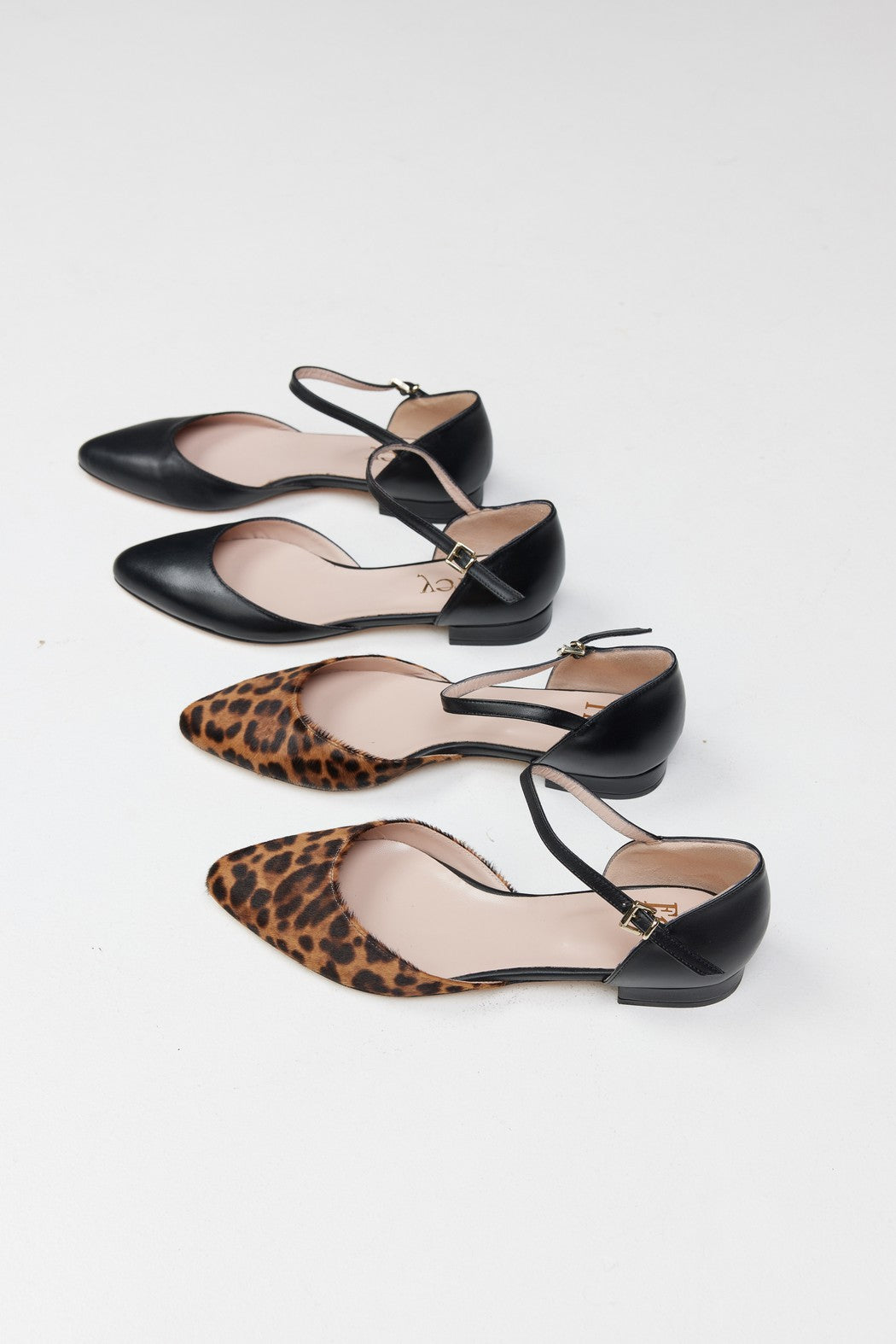 HOPLA Pascucci Flat Mary-Jane in Black